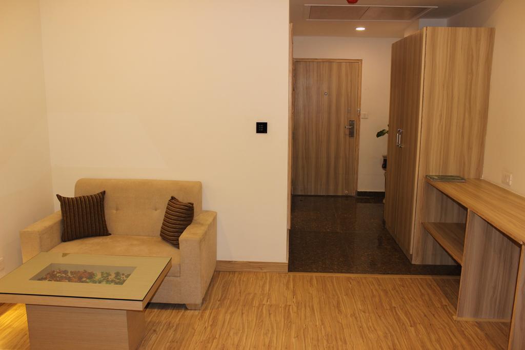 Xenious World Square Hotel Ghaziabad Exterior photo