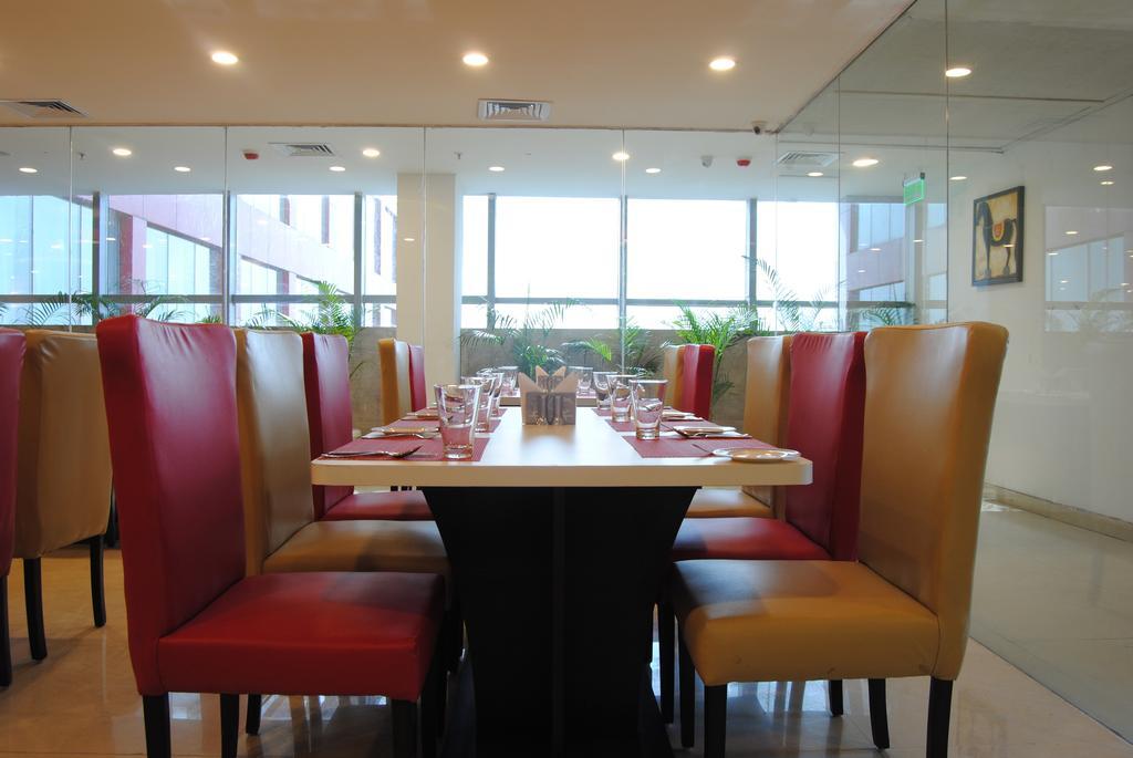 Xenious World Square Hotel Ghaziabad Exterior photo