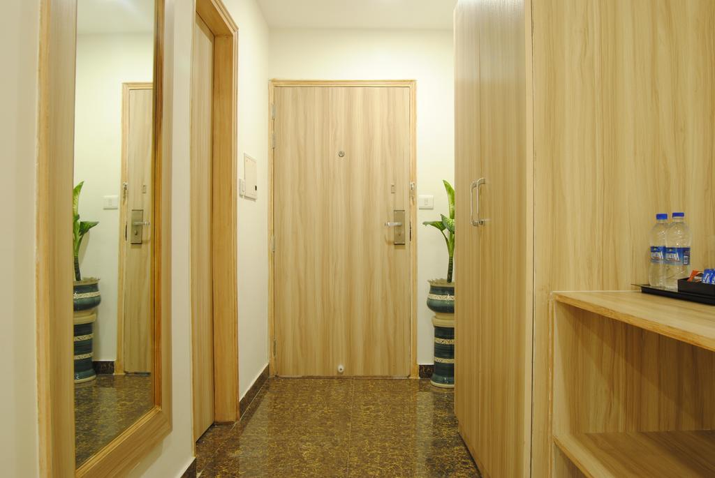 Xenious World Square Hotel Ghaziabad Exterior photo