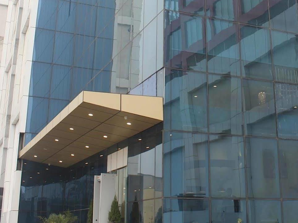 Xenious World Square Hotel Ghaziabad Exterior photo
